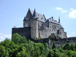 vianden-castle-in-luxembourg_700_0